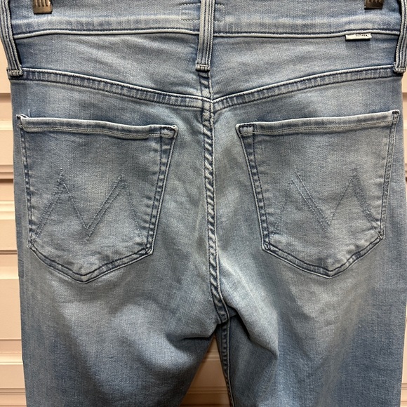 NWT MOTHER jeans. Tomcat Skimp jeans. Size 26. Faded light wash denim color - Picture 11 of 13